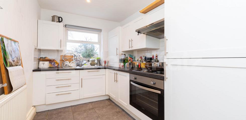 			CONVERTED HOUSE IN CAMDEN SQUARE!, 2 Bedroom, 1 bath, 1 reception Ground Floor Flat			 Cantelowes Road, CAMDEN SQUARE